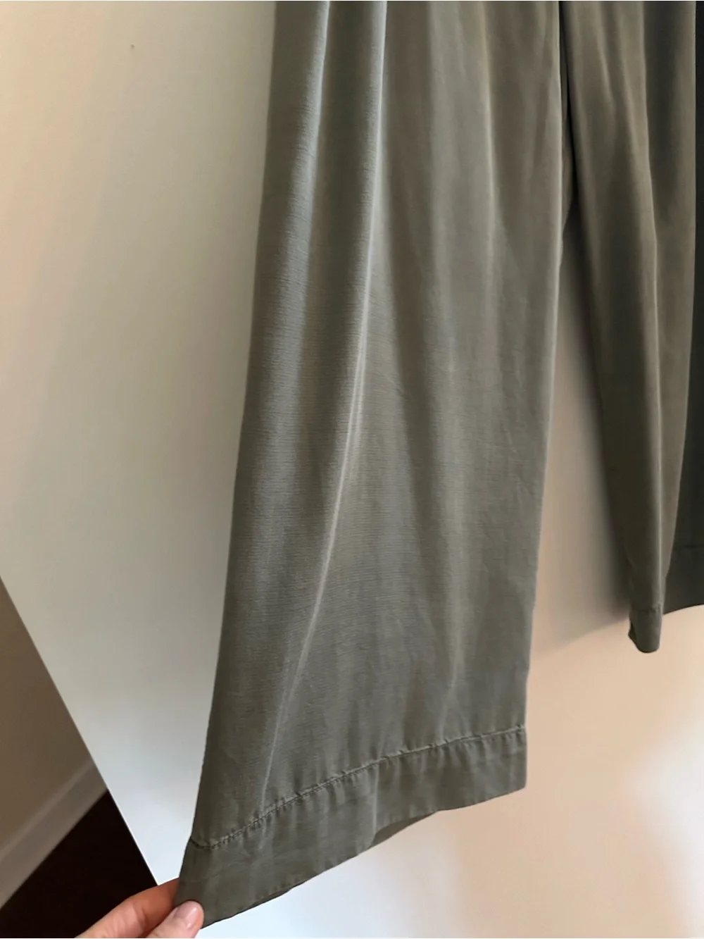 Brand new Anthropologie Olive Green Paperbag Wide-Leg Pants with Tie